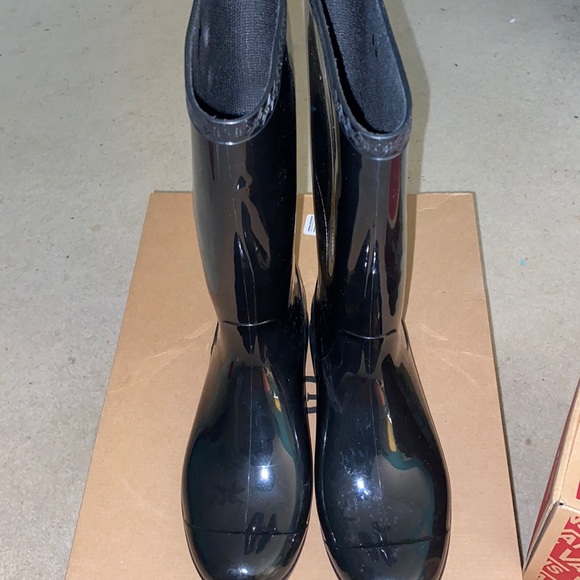 UGG Women's Shaye Rubber Rain Boots - Picture 1 of 4